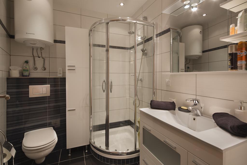 Montelux Apartment